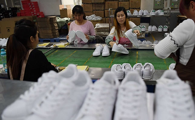 美国疫情下耐克阿迪达斯影响 (阿迪耐克受疫情影响)