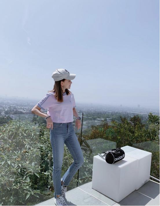 昆凌黑礼服加刘海怎么样,昆凌好衣服推荐