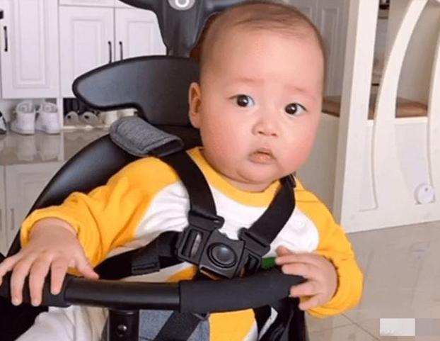 宝宝满口黄牙图片,宝宝满口牙照片火了