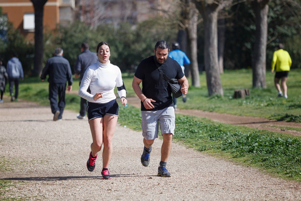 体脂低但腰腹有赘肉增肌还是减脂,体脂率偏胖怎么减下去