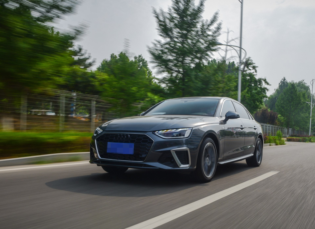 奥迪a4l乞丐版值得购买吗,全款买奥迪a4l豪华动感送什么