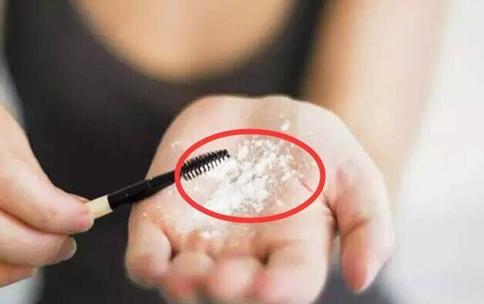 睫毛稀少短如何做出浓密款,睫毛很短又稀少怎么养护