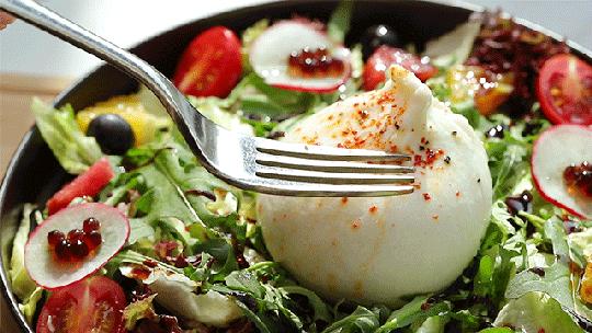 0.1cm圣诞限定薄金比萨，30天后下线