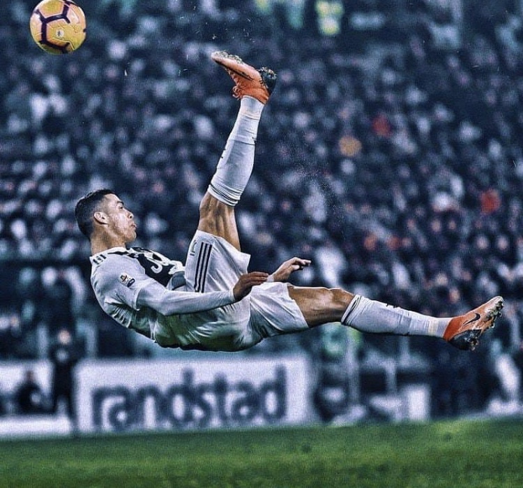 c罗第一场比赛,c罗在和ac米兰的比赛里表现如何