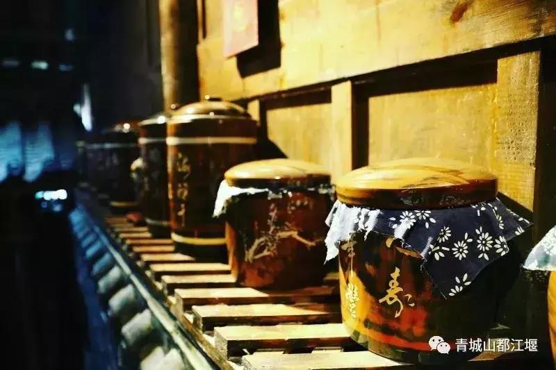 拒绝“人从众”！这个国庆必须到都江堰耍个“懒”，老街茶房、泥塑木作、古园书屋，快来享受你的小闲趣~