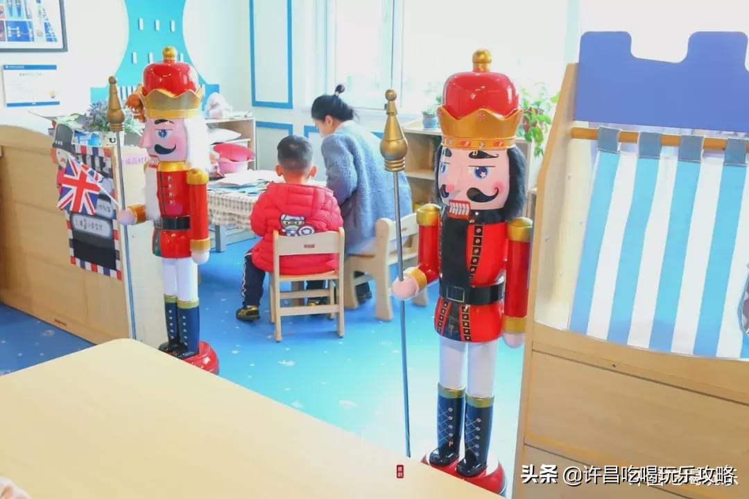 高尔夫球场、外教老师、恒温游泳池，这是什么神仙幼儿园？