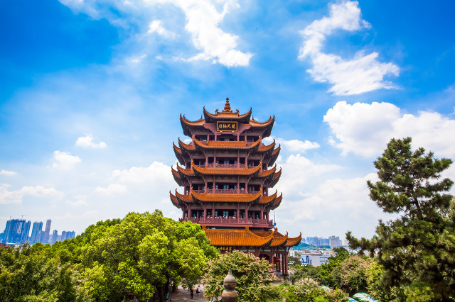 21-27℃，这是真的摘掉了火炉的帽子，再看武汉的热