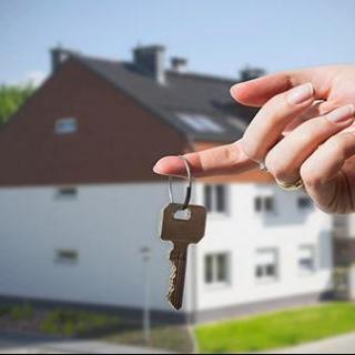 租客拖欠水电费搬走了怎么办,租客拖欠租金水电费违约金怎么算