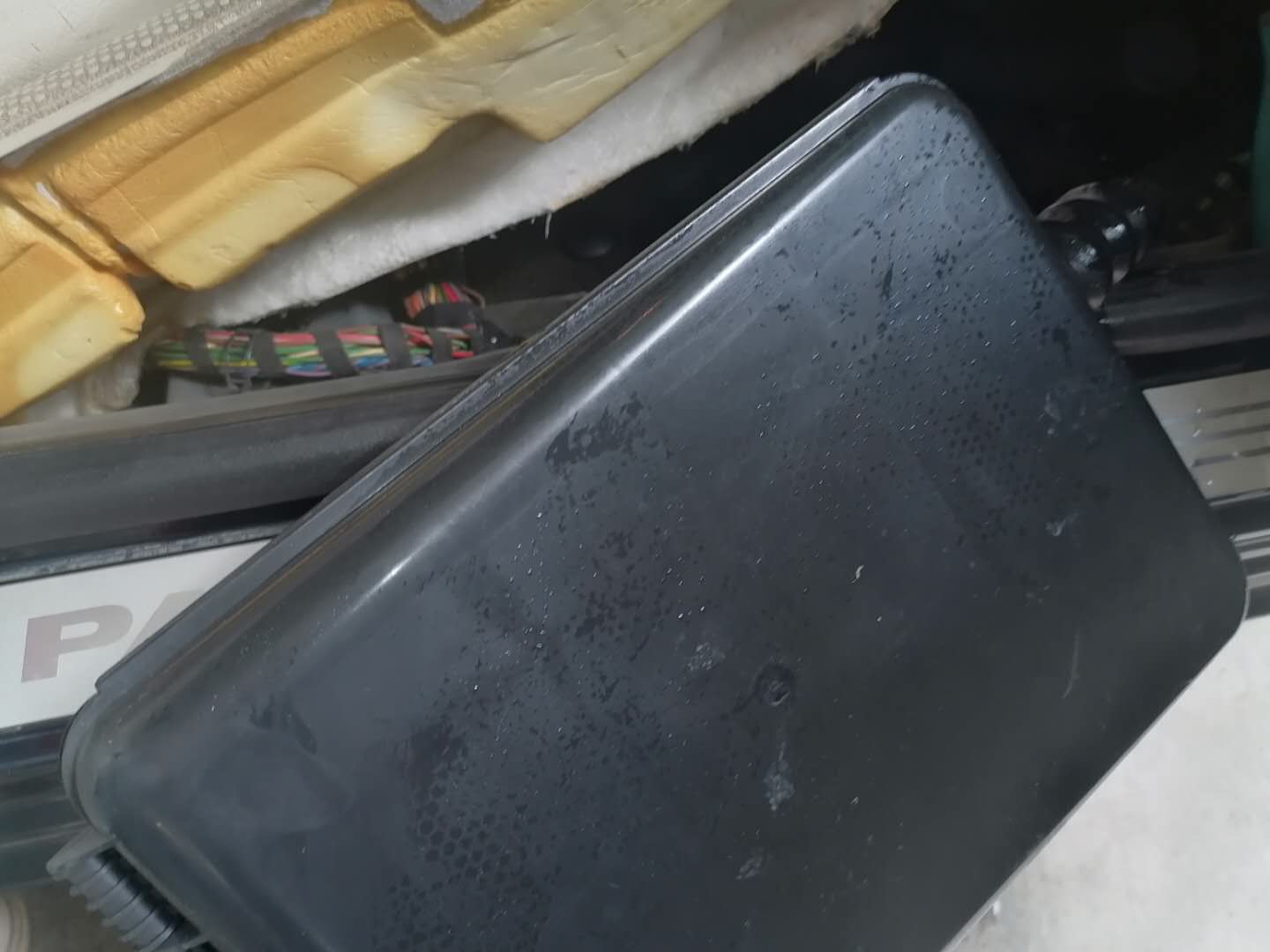 帕萨特领驭挂d挡往前冲车身共振,帕萨特领驭p挡应急解锁