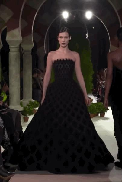 从万人嘲到万人捧,从万人嘲到万人迷