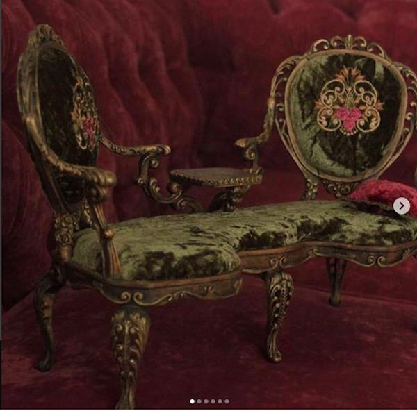 老爸酷爱芭比娃娃?微缩家具做到痴迷!