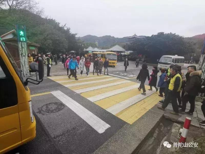 春节进出游客突破90万，普陀山旅游警察完成“平安大考”