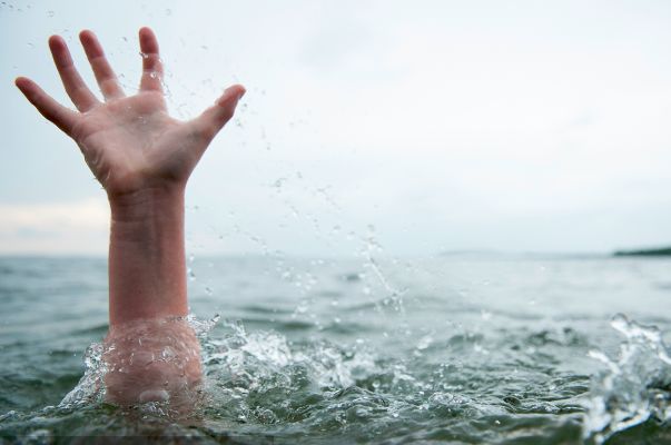 手撕手膜护理教程,手撕倒刺疼怎么办