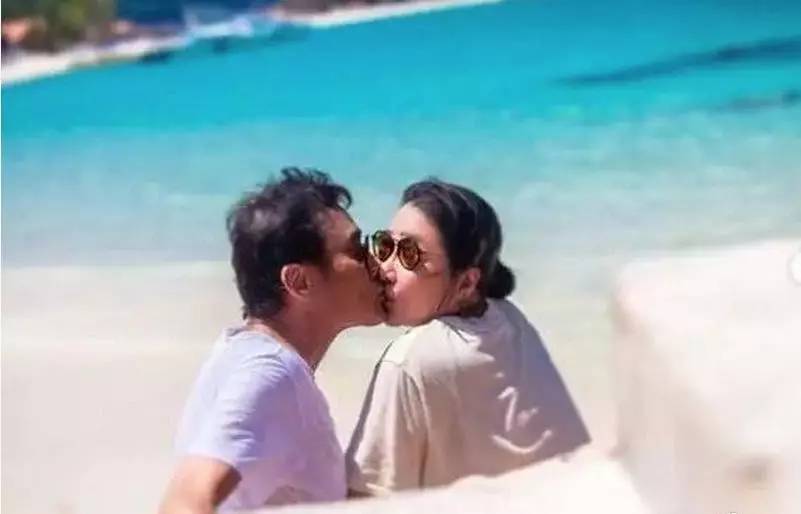 梁家辉宠妻时刻,实力宠妻梁家辉