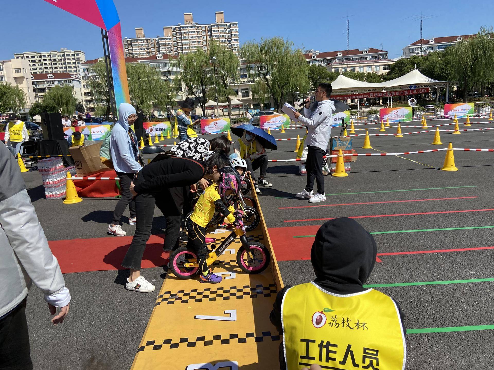 上海荔枝杯平衡车视频比赛 (荔枝杯宁波站平衡车比赛现场)