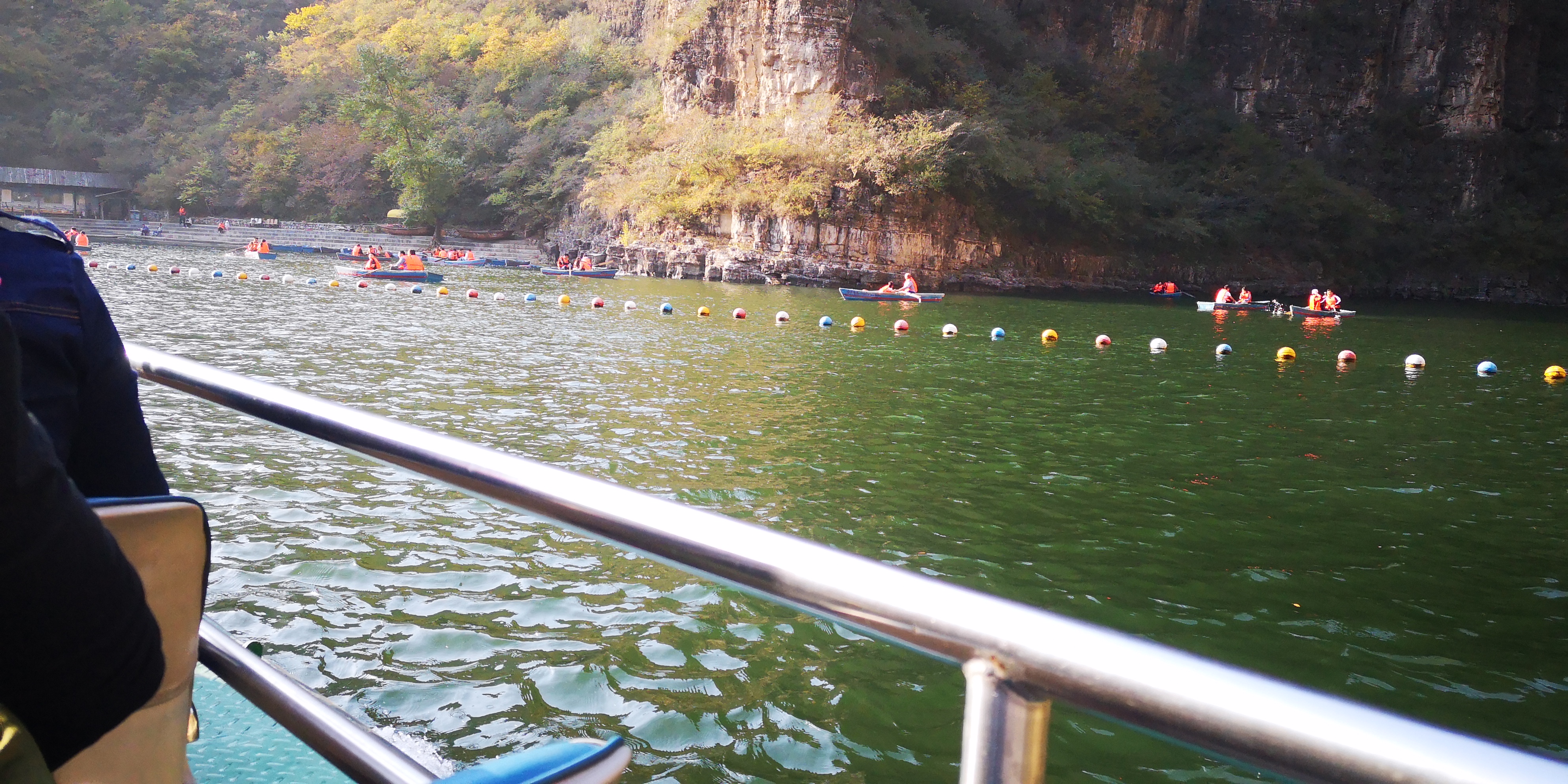 龙庆峡坐船,北京龙庆峡旅游攻略