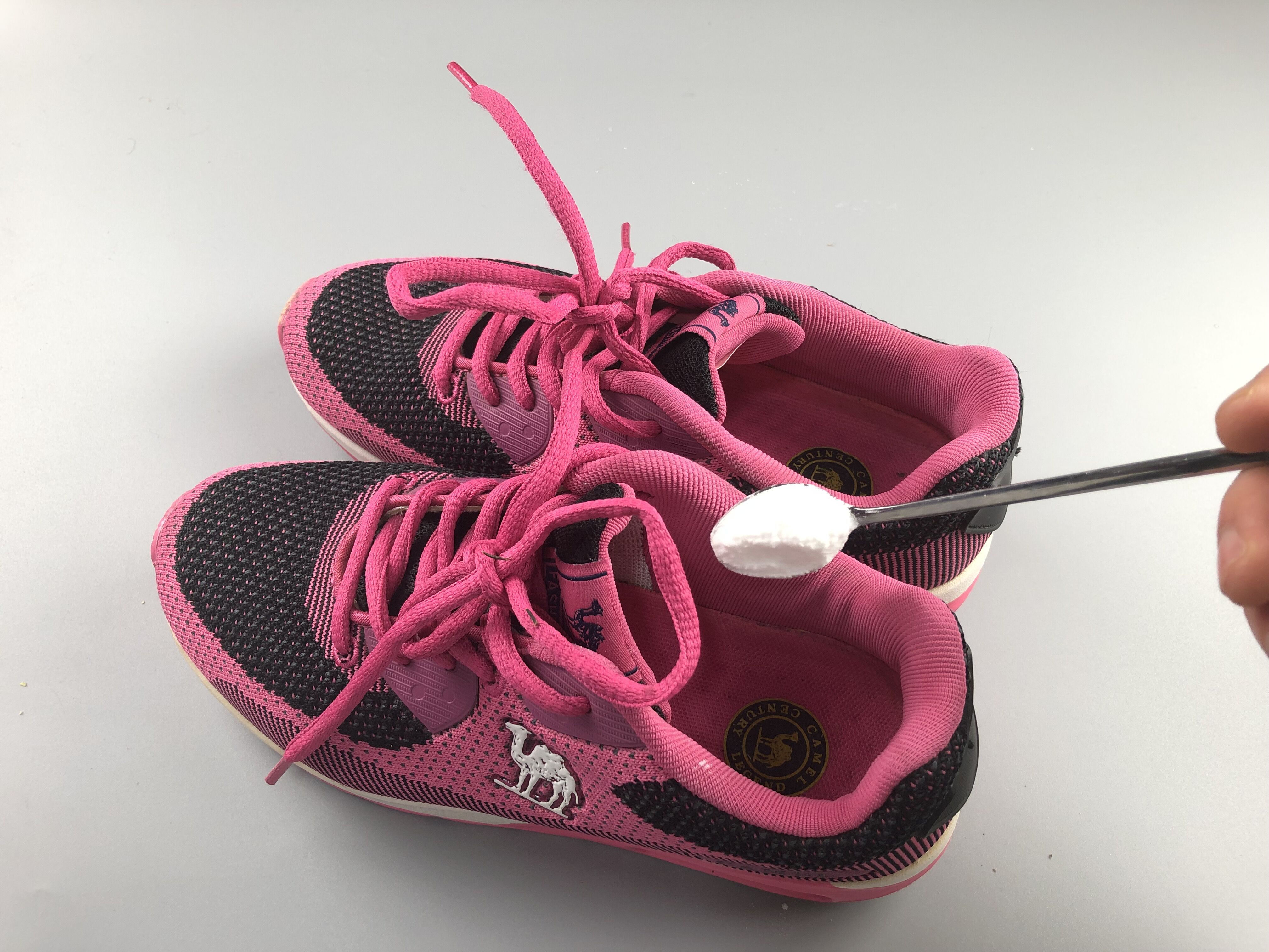 鞋子烘干器可以解决鞋臭吗,鞋子穿久了鞋臭脚臭什么办法解决