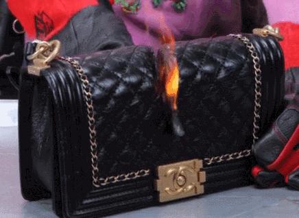 记不住她变化莫测的脸有什么关系？三层楼超豪华别墅过目难忘