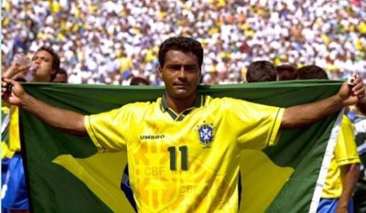 足球十大传奇巨星退役球员,绿茵记忆一代巨星的演出