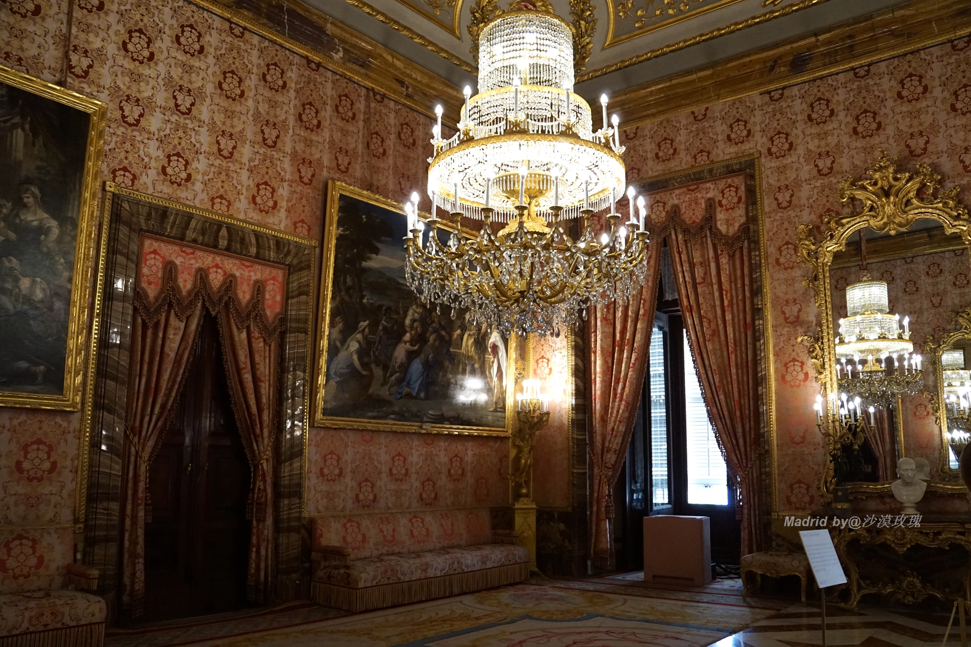 仿造凡尔赛宫的欧洲第三大王宫,两代国王的华丽梦想