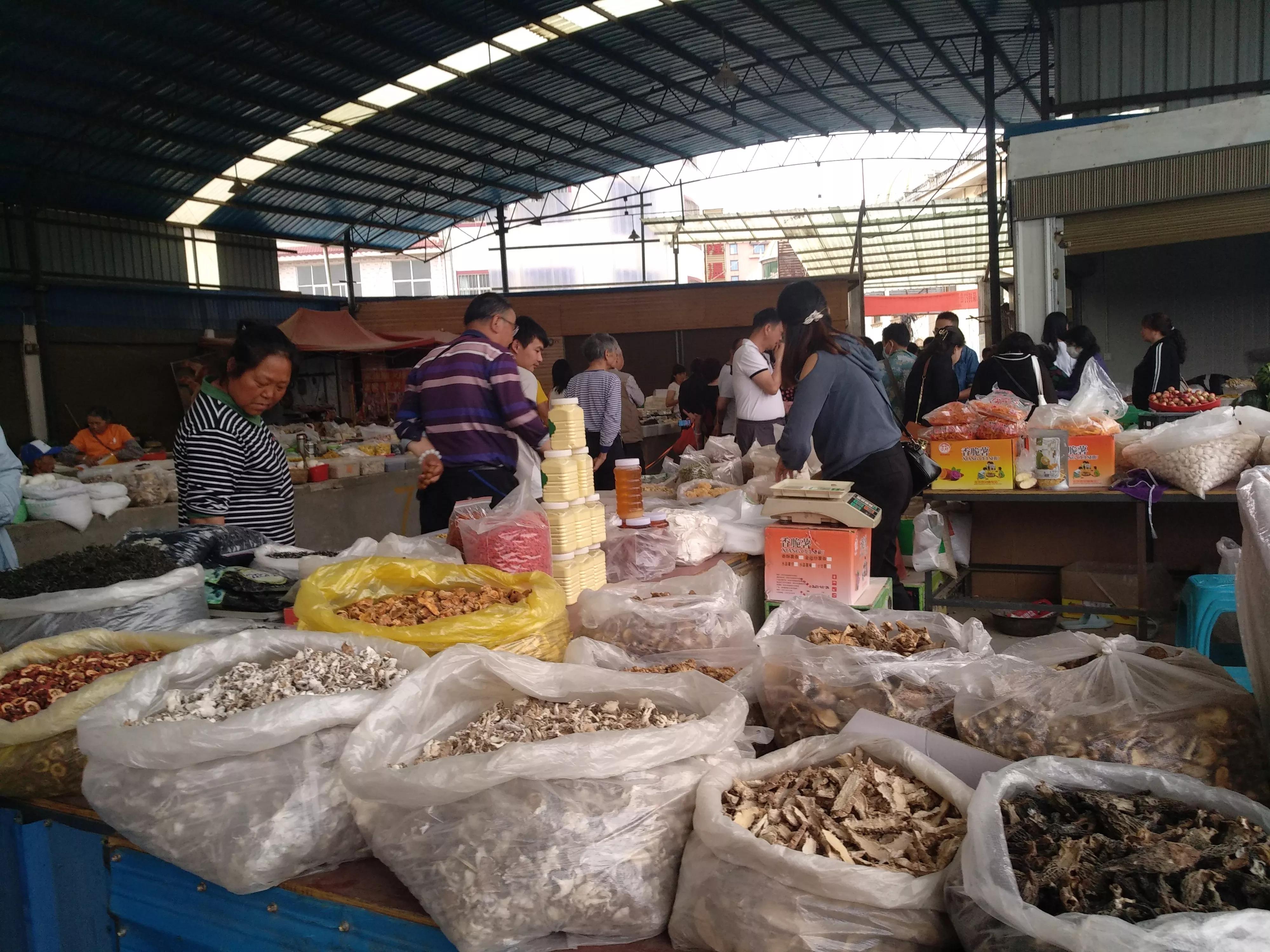 罗茨温泉吃住一条龙,罗茨温泉哪里好又便宜