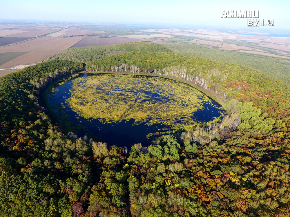 玻璃颅骨的背后,是火山带来的覆灭,也是彻底的新生