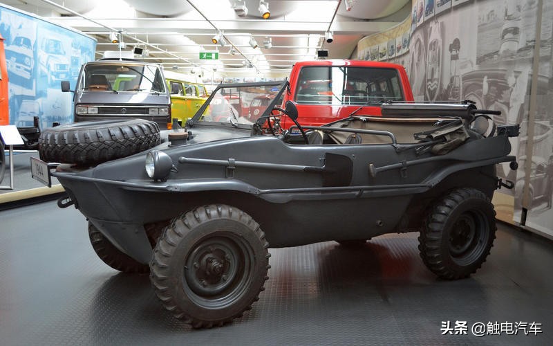 游过地中海的人,甲壳虫旅行