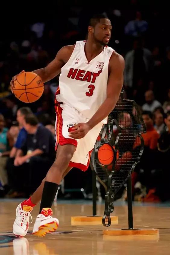 韦德在球场穿的球鞋,韦德上脚球鞋合集