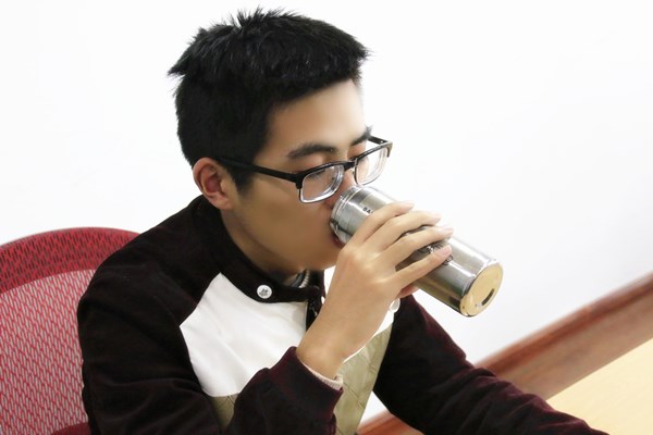 体内有结石多喝水能排出来吗,体内排出的结石