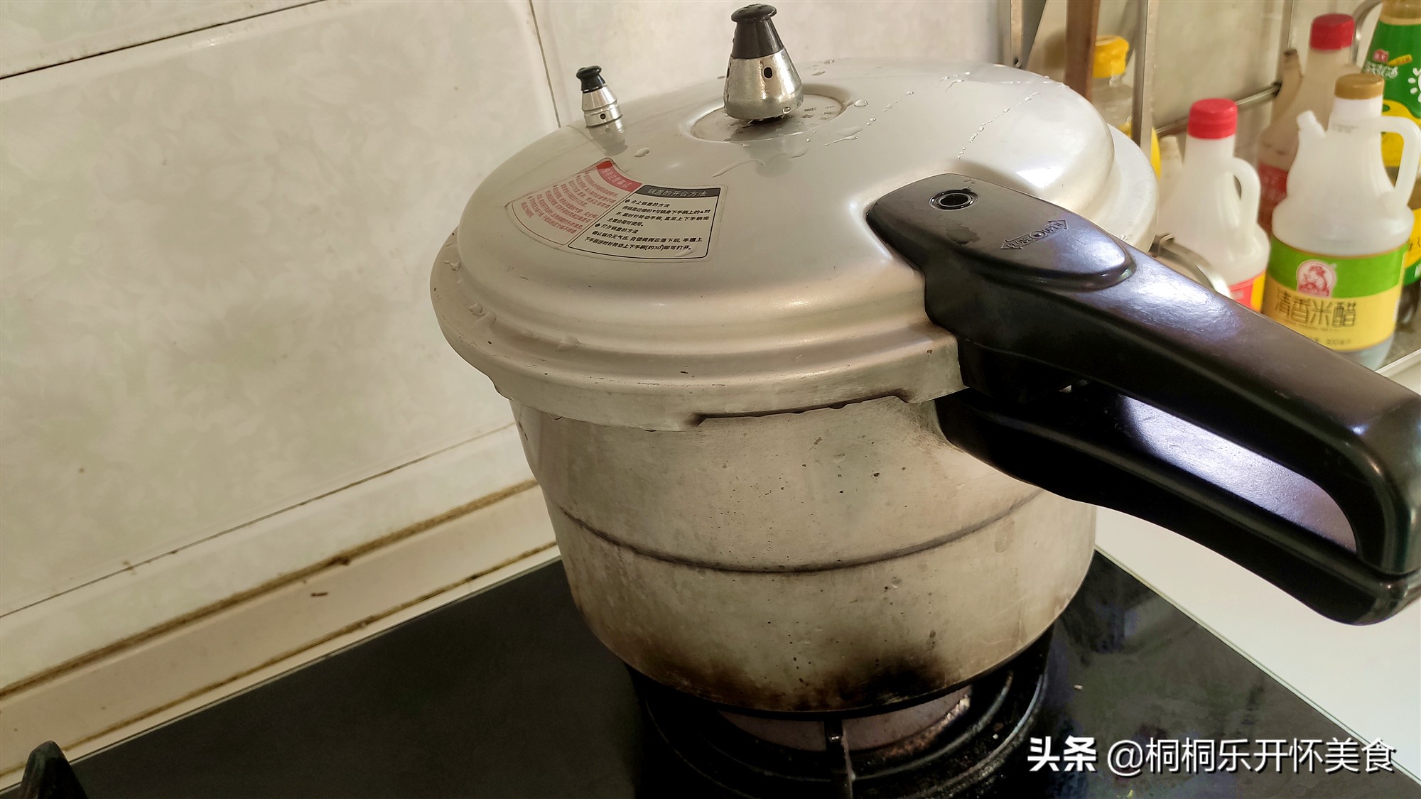 包粽子教程最简单的包法,不会包粽子简单包粽子方法