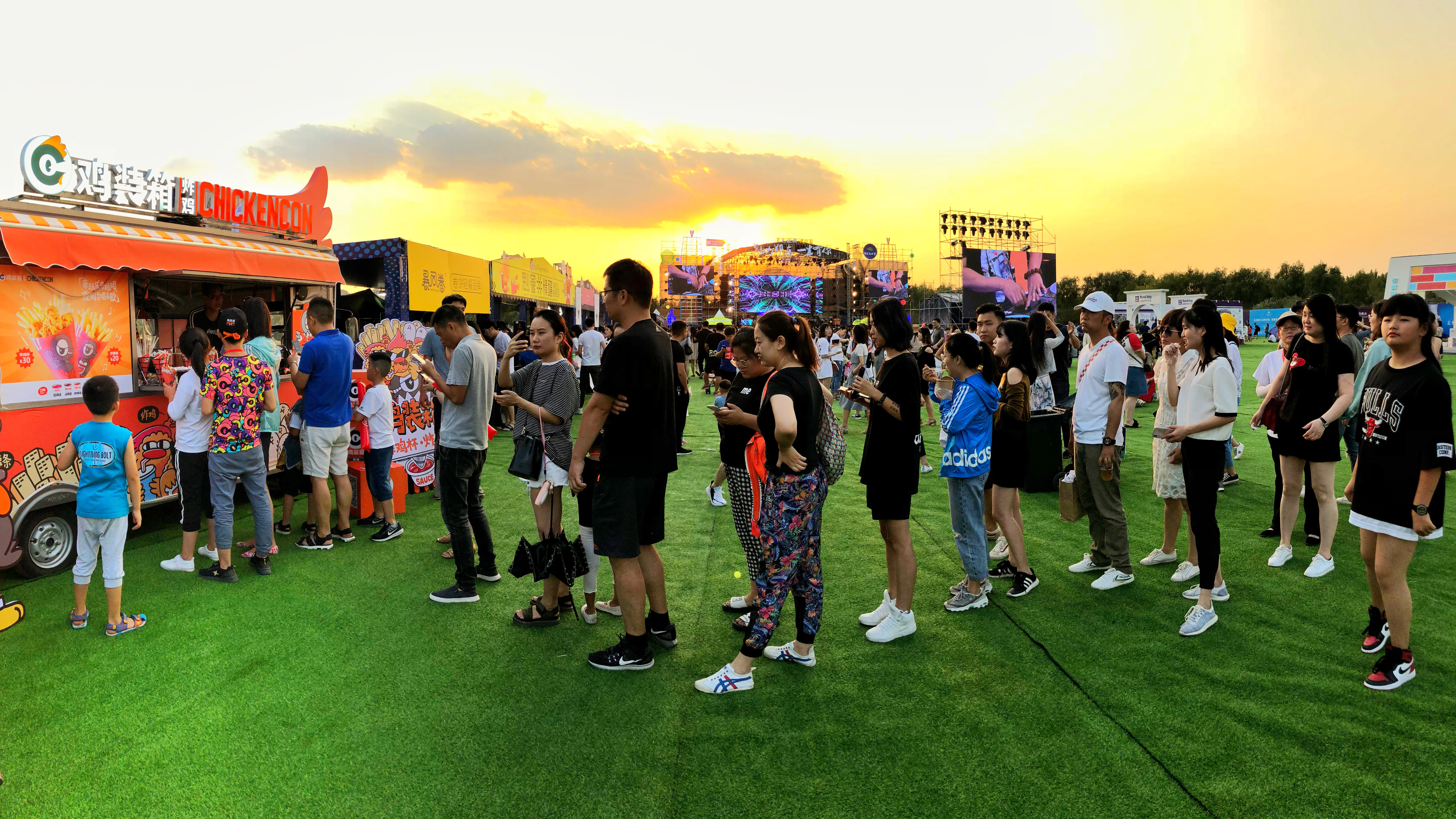 关于鸡装箱炸鸡,迷之传说的老板终于高调现身