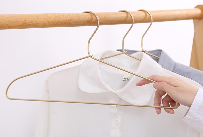 衣服静电粘身快速去静电小妙招,衣服静电怎么消除最简单方法