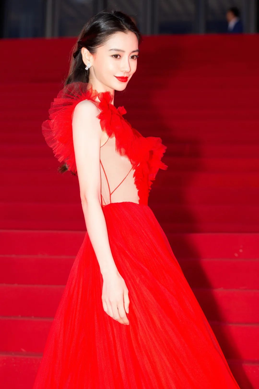 陈坤和巩俐走红毯颁奖,巩俐戛纳红毯惊艳全球