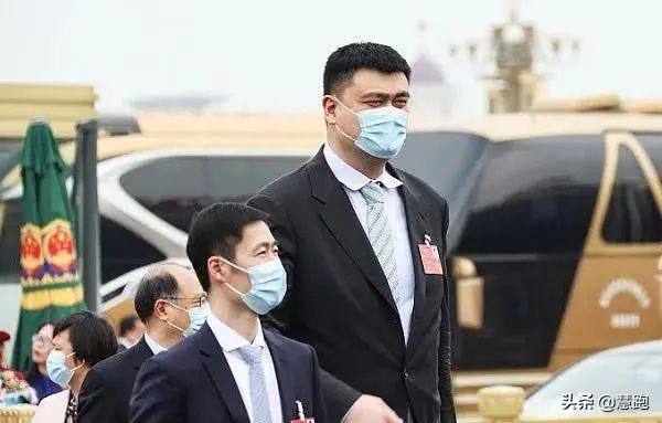 姚明十佳巅峰瞬间,姚明33分狂砍40分