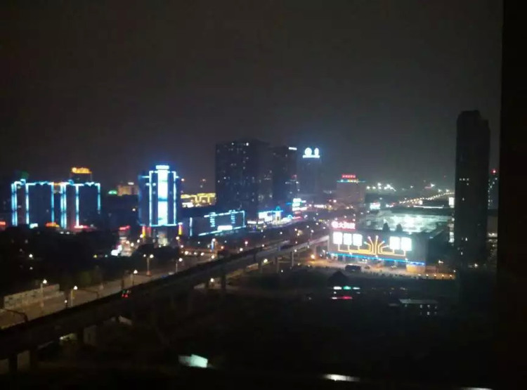 上海安亭汽车城夜生活,夜上海不夜城