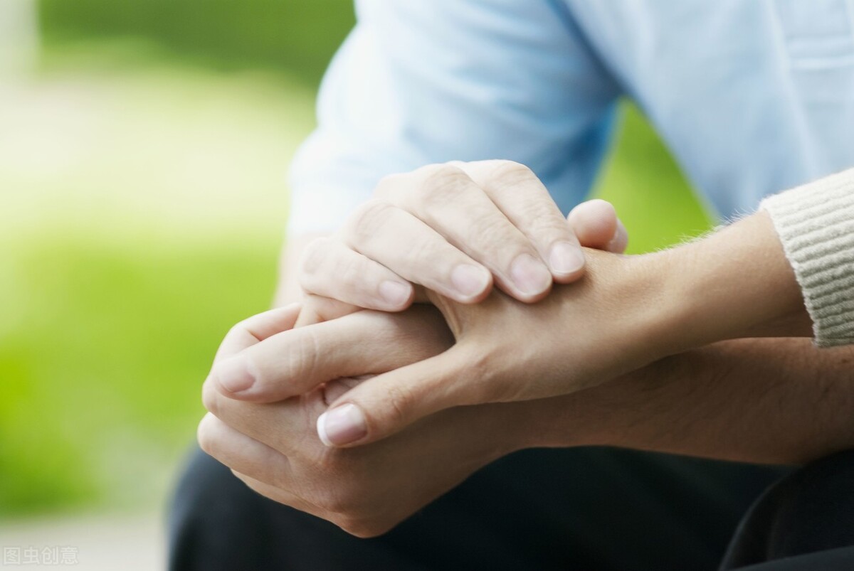 癌症晚期的父亲强忍痛苦,结肠癌晚期一线化疗