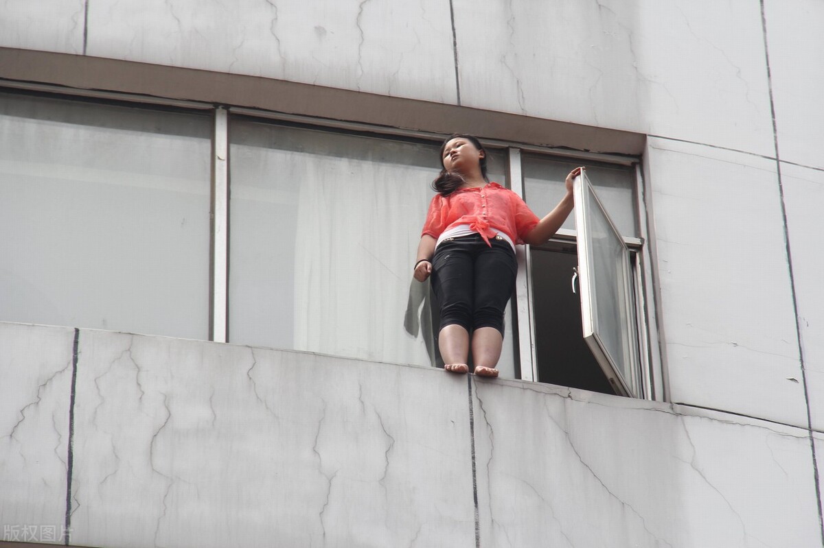 学生如果有自杀倾向，我们该如何进行干预？