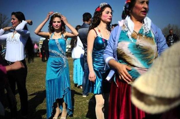 保加利亚的“新娘市场”，女孩被“明码标价”，不满意可“退货”