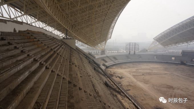 闀垮畨绔炴妧娓崡涓诲満,闄曡タ闀垮畨绔炴妧娓崡浣撹偛涓績