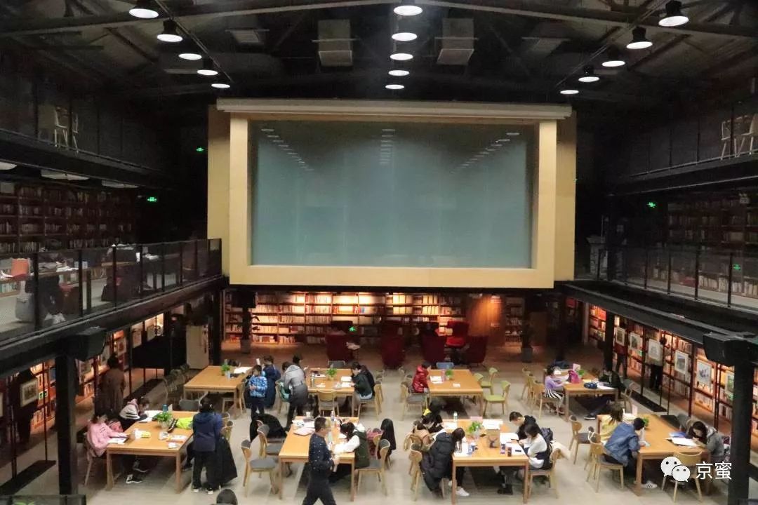 红楼藏书楼飘来咖啡香，是久违的A.omen奶·粉｜福利