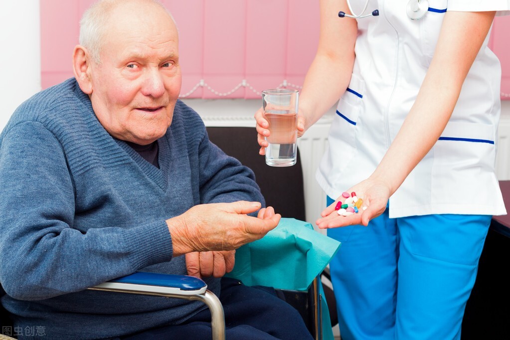 郭聪明得了特发性震颤,郭聪明因病暂停唱歌