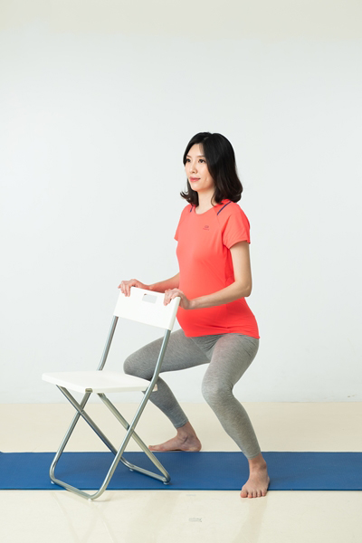 想要顺产23周练什么瑜伽,孕妇简单的瑜伽动作