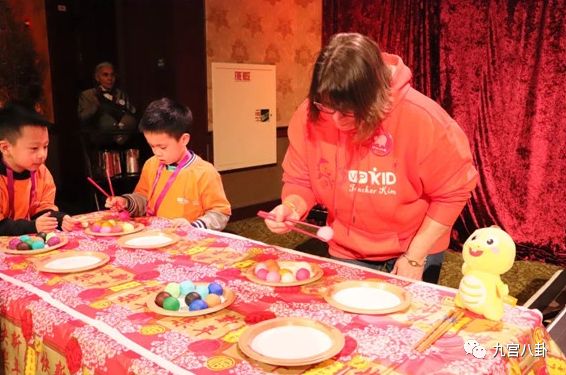VIPKID落地加州迪士尼，在线英语“赚人气”更需“接地气”