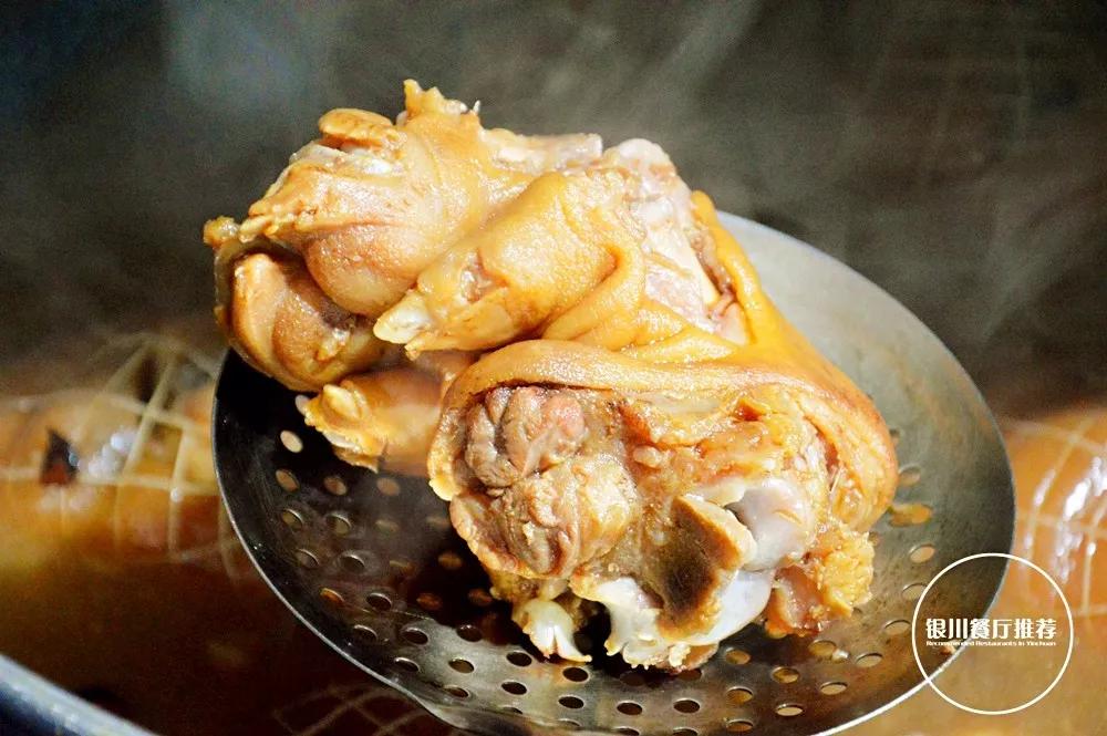 20多年老汤，在同心路卖卤煮