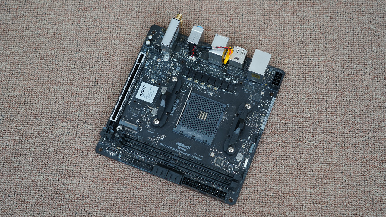 哪个机箱可以装3槽显卡,什么样的显卡适合装itx主机