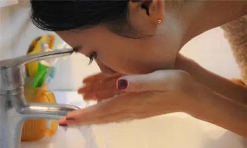 熬夜导致的眼袋怎么消除最有效,熬夜眼袋怎么消除简单常用的方法