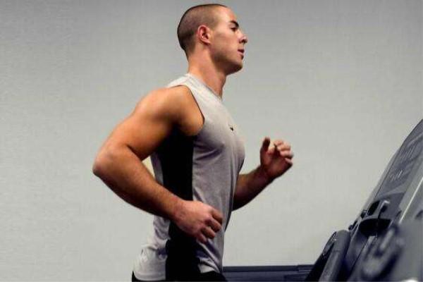 健身后肌肉的正确感觉,健身一段时间后再练肌肉没有酸胀