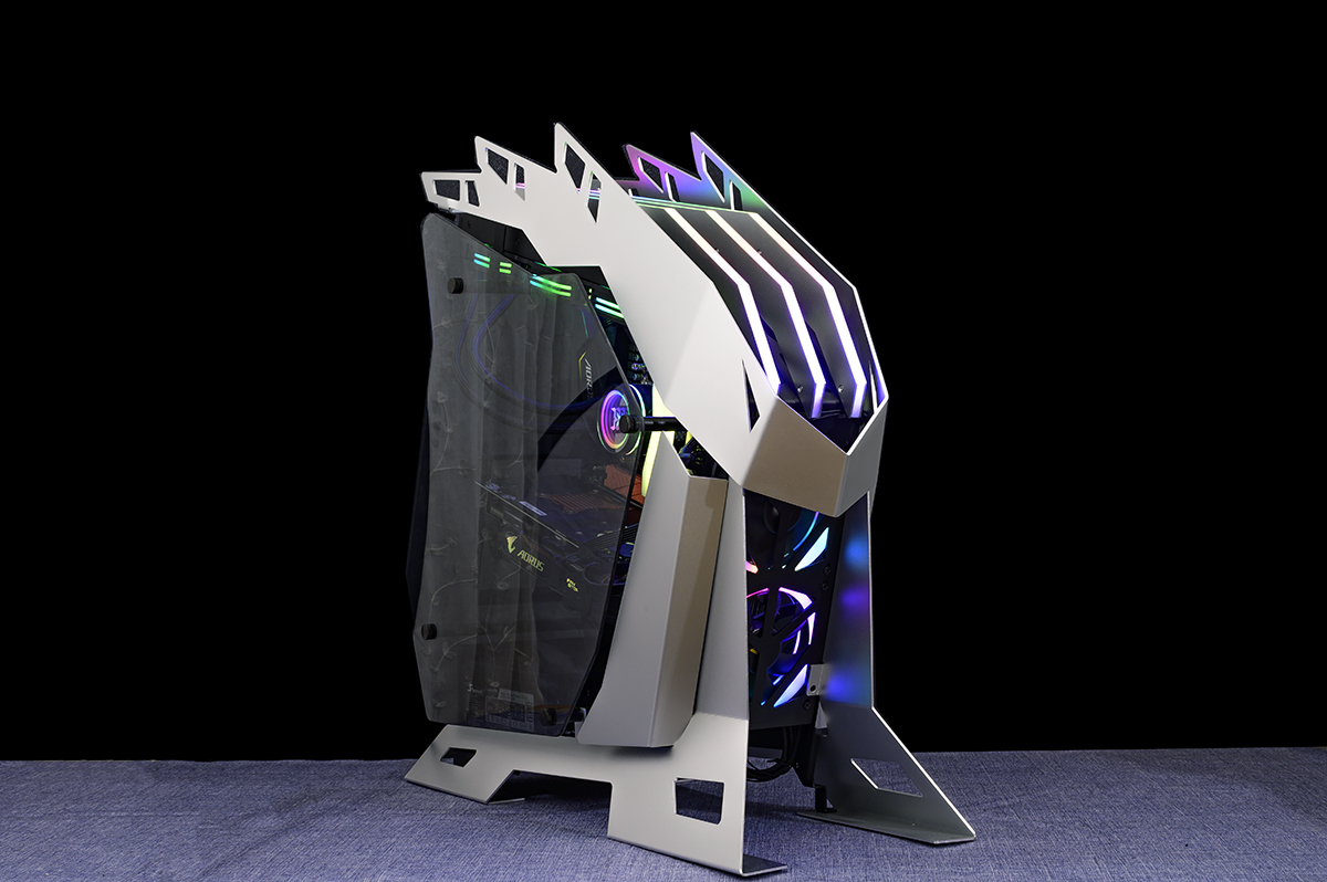 颜值与个性共舞，大水牛铁血战士异形机箱，越夜越有机