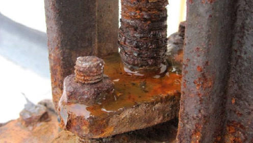 多年的螺丝锈死卸不下来怎么办,多年锈死的螺丝有何妙法拧开