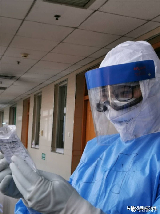 唐都医院泌尿外科：奋战在抗疫一线的三朵花